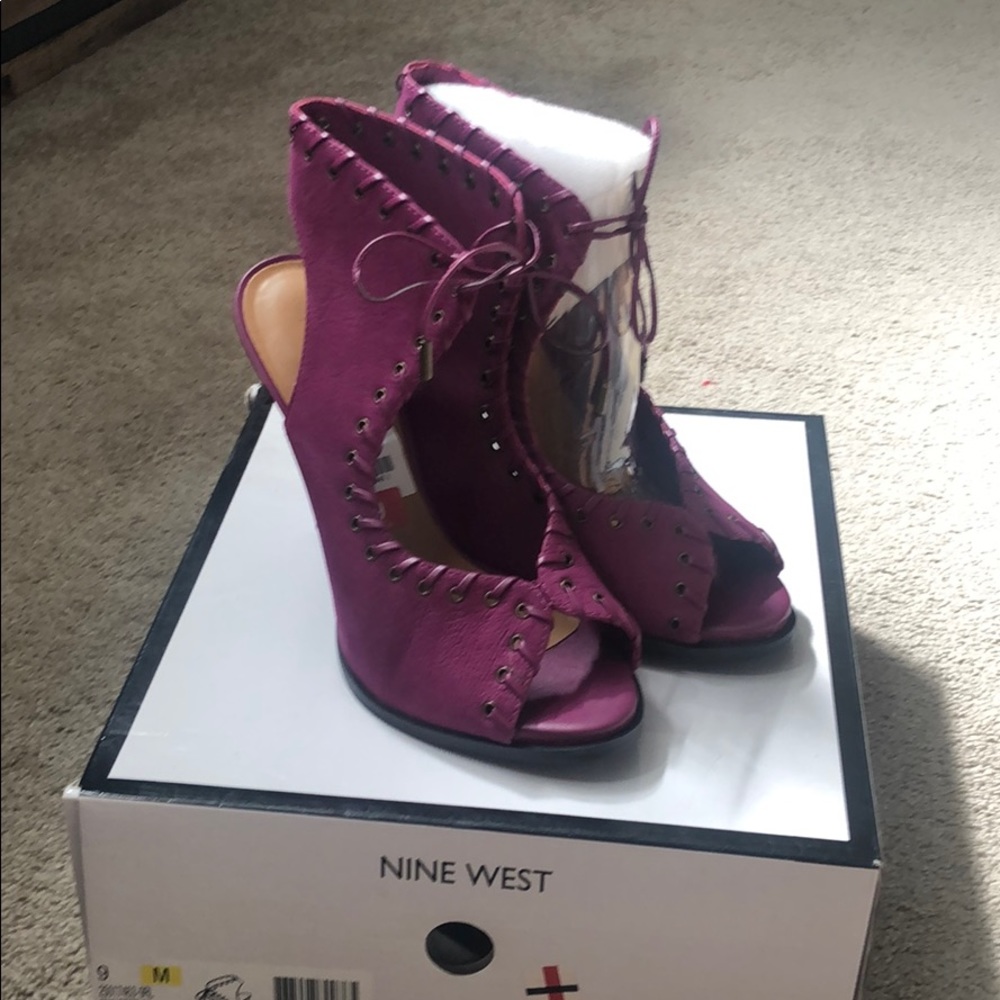 Cute Nine West  purple heels